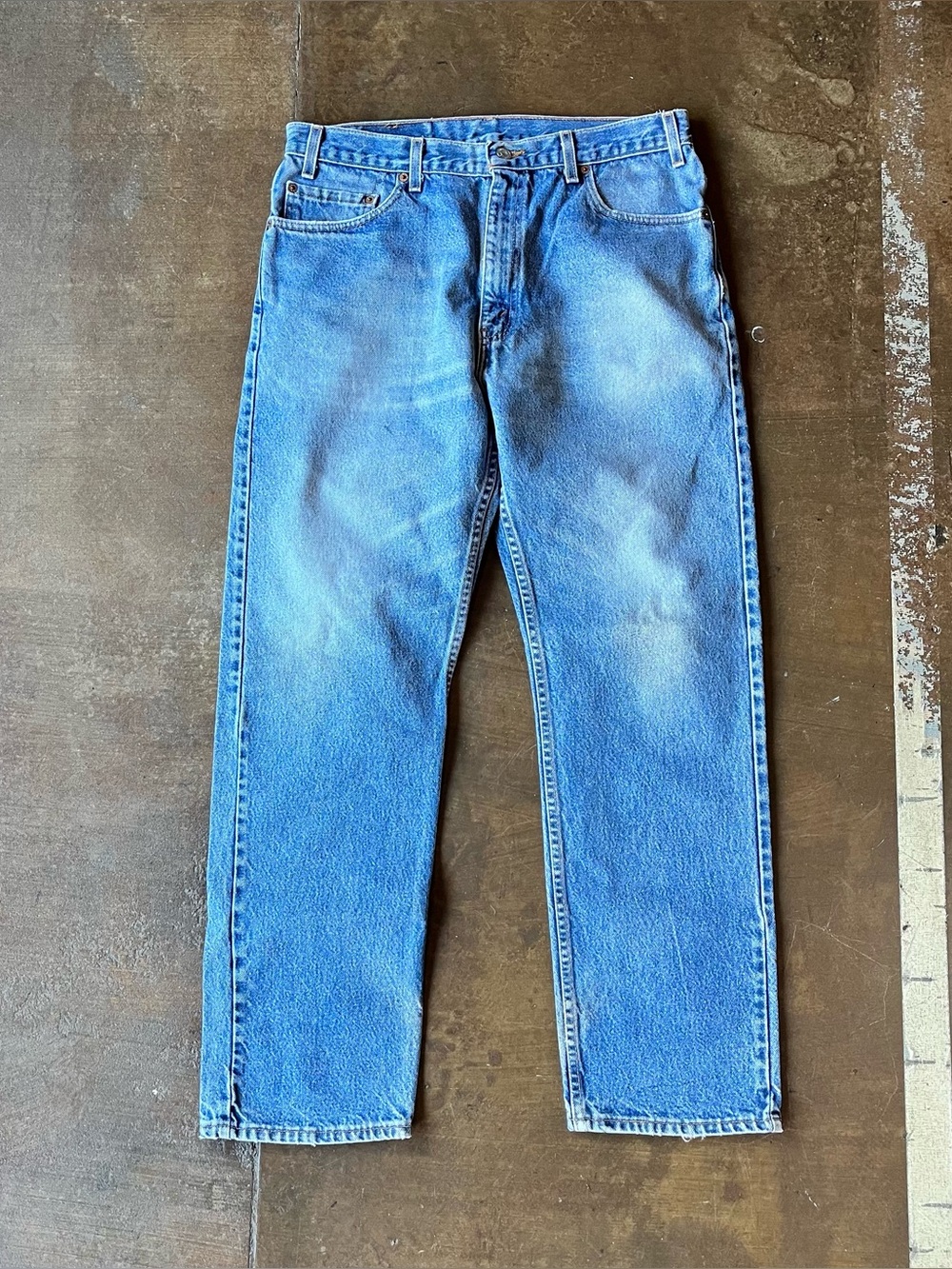 Levis Vintage 90s 505 36x32 Medium Wash Straight Leg Jeans Casual Workwear Y2K